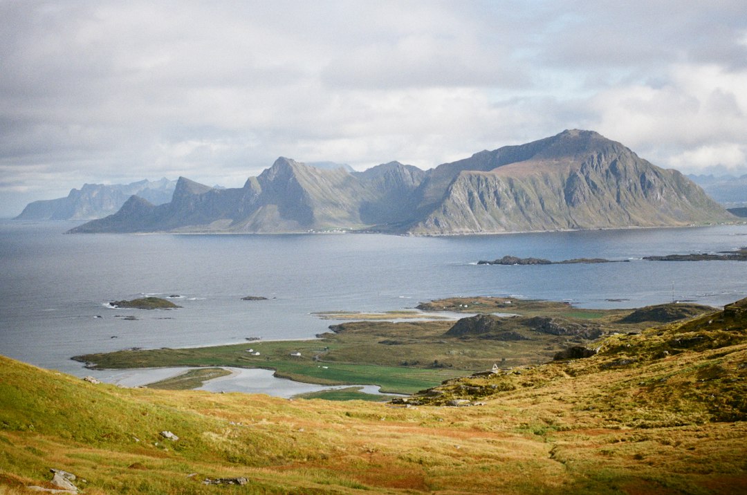 Kystområder i Norge: En Reise Gjennom Natur- og Kulturperler